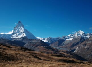 Posibles Alineaciones Jornada 1: ¿Quién Sorprenderá Esta Temporada?