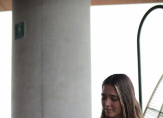 Alineaciones De Juan Pablo II College Contra Universitario: ¿Quién Ganará?