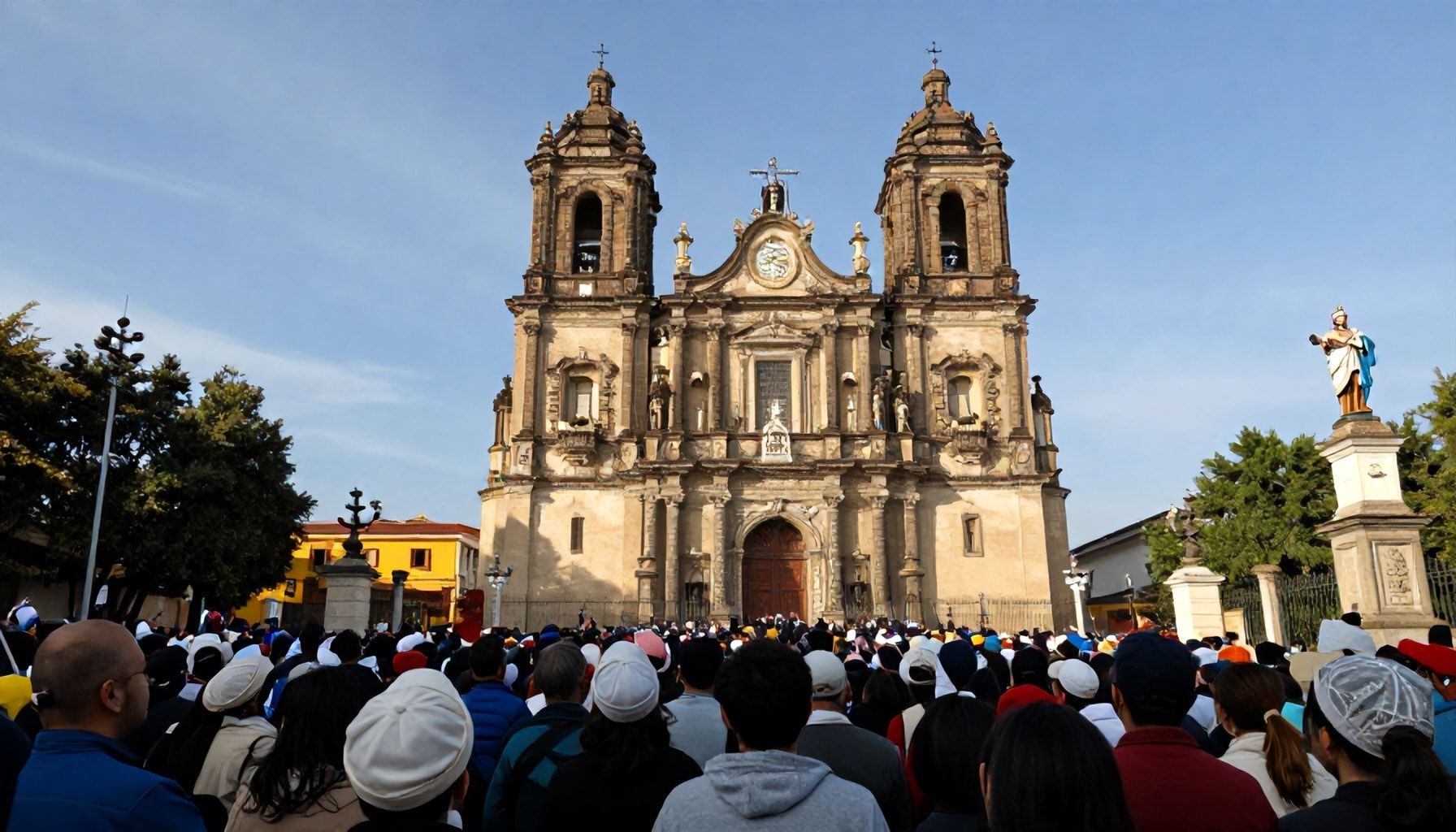 Multitudes se reúnen en la Basílica de Guadalupe
