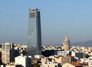 Torre Diana: 150 metros de altura y 30 años de historia en la ciudad