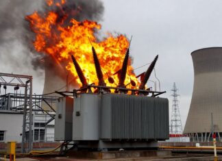 Transformador eléctrico causa incendio en central de 200 MW