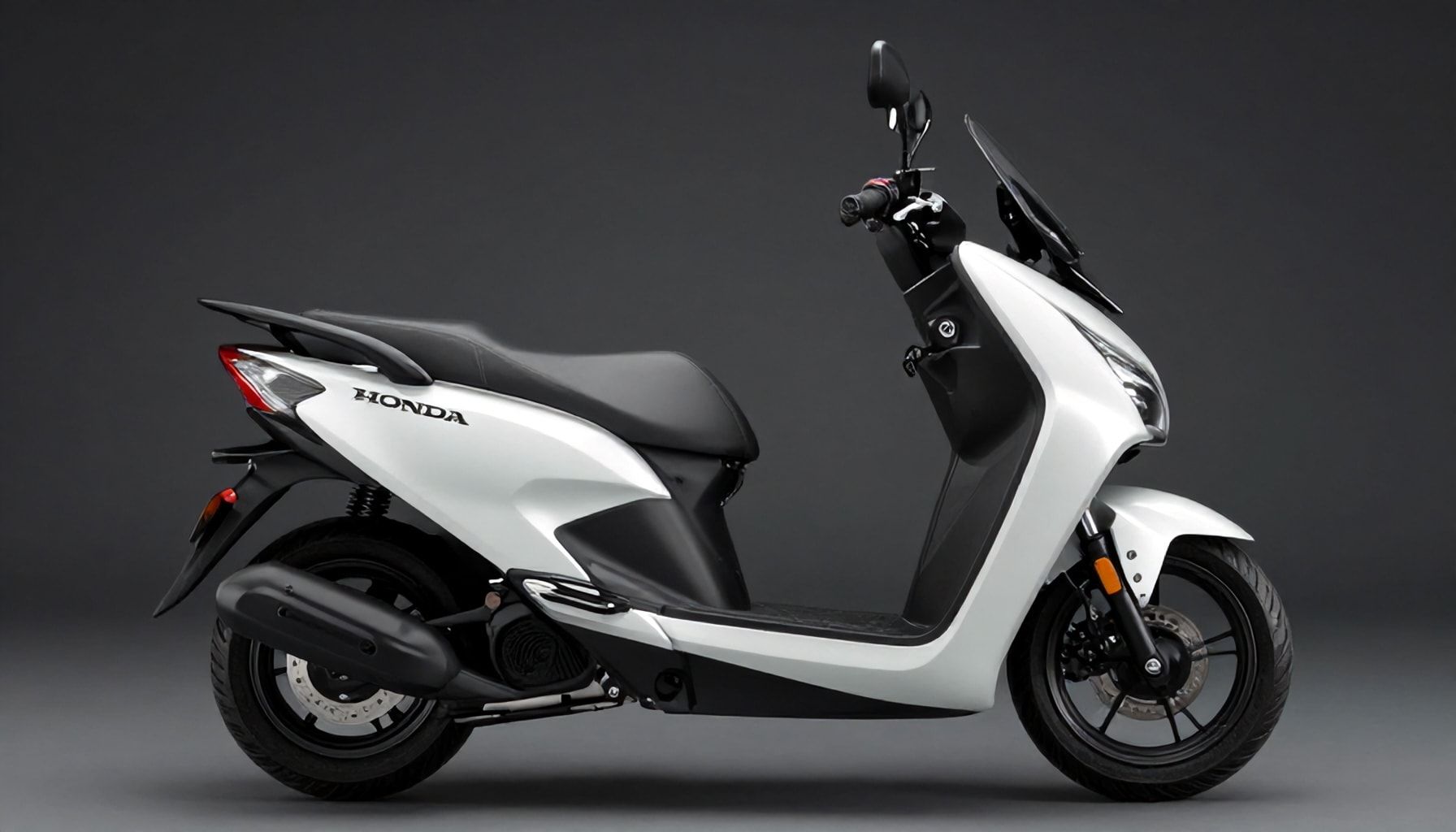 Honda Navi alcanza un récord de ventas con más de 50,000 unidades vendidas. 2 Honda Navi: una motocicleta innovadora y versátil