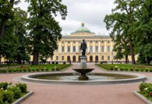 El Jardín Pushkin de San Petersburgo cumple 240 años con renovadas atracciones.