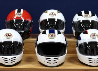 Cinco cascos para moto certificados reciben aprobación de la autoridad de seguridad.