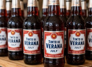 Se vende un récord de 1,5 millones de botellas de Tinto de Verano en julio