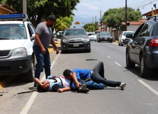 Tres personas resultan heridas en un accidente de tráfico en Coscomatepec de Bravo.