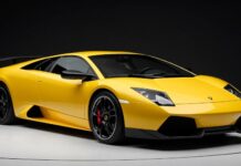 Lamborghini produce 4.000 unidades del exclusivo modelo Murciélago en 10 años.