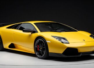 Lamborghini produce 4.000 unidades del exclusivo modelo Murciélago en 10 años.