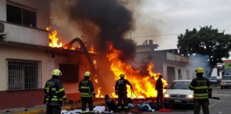 Incendio en Lomas Virreyes: 15 personas resultan heridas en un ataque a un edificio.